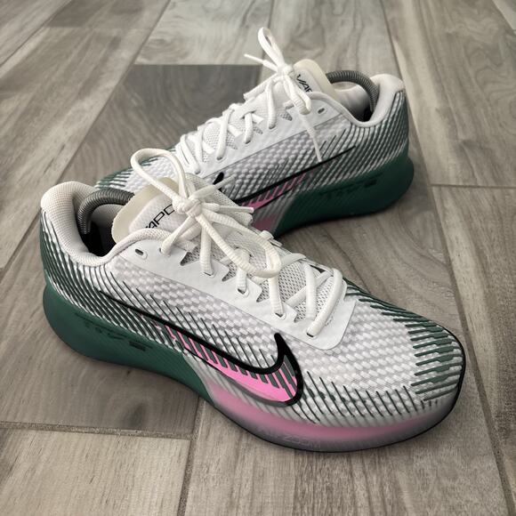 Nike Air Zoom Vapor 11 Court Green Pink Tennis Shoes DR6965-109 Women’s Size 10 - Picture 1 of 14